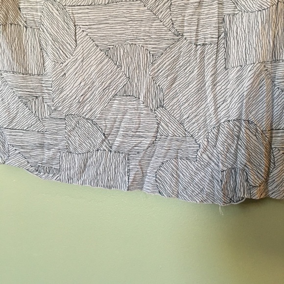 GAP Flowy Pleated Shoulder Tee - Picture 5 of 5